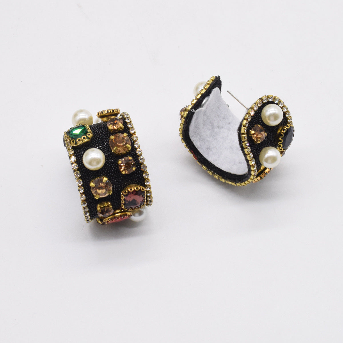 Wholesale Baroque Colored Diamond Inlaid Retro Exaggerated C Ring Pearl Earrings